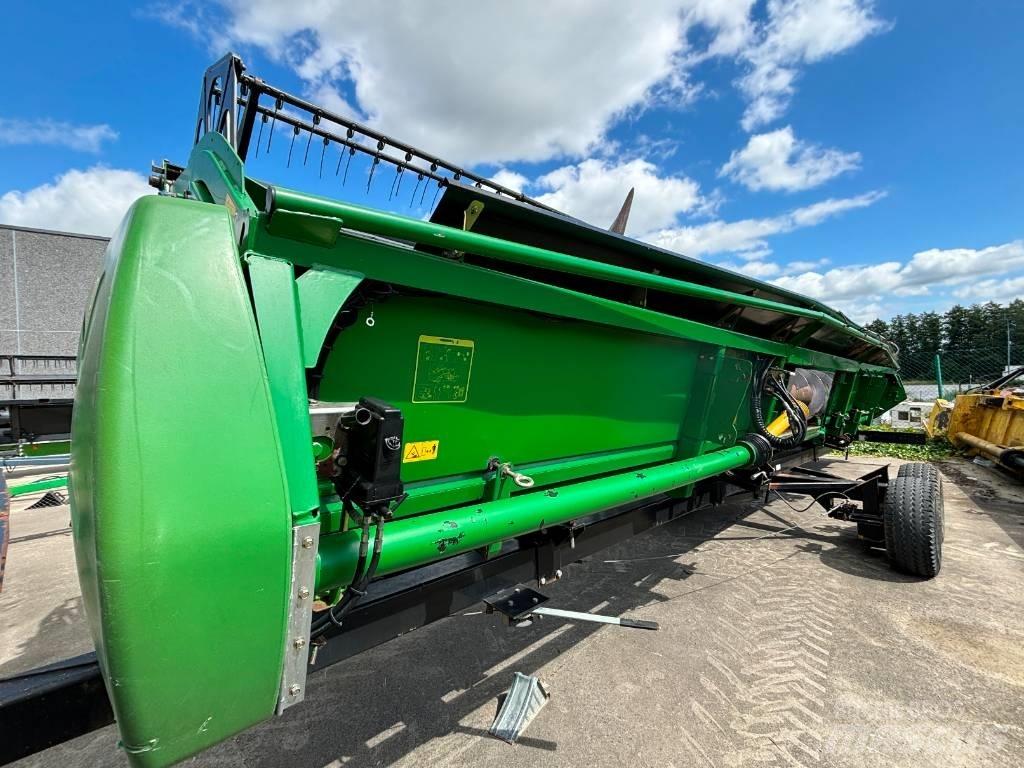 John Deere T 670 i Зернозбиральні комбайни