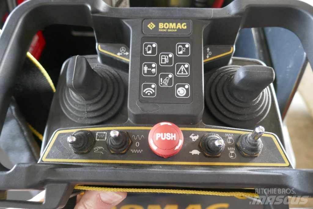 Bomag BMP 8500 Котки для газонів