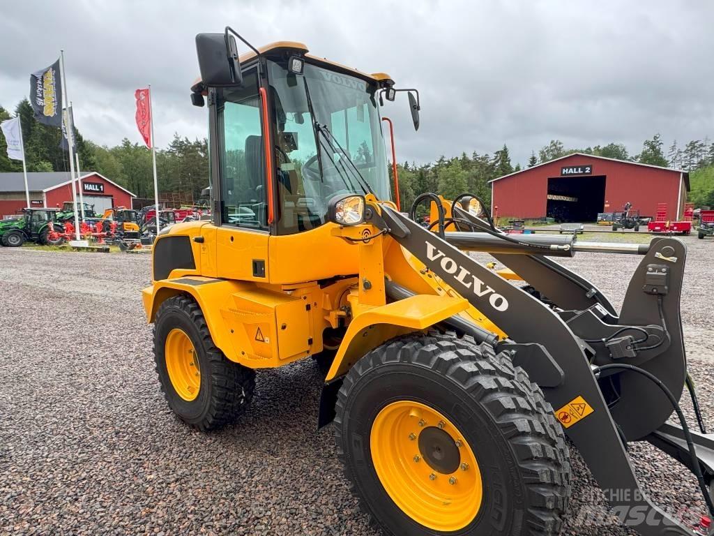 Volvo L 30 HS Фронтальні навантажувачі