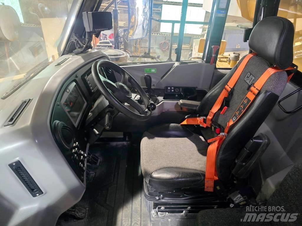 CAT 772G Зчленовані самоскиди