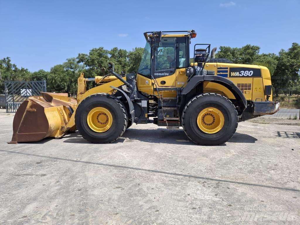 Komatsu WA 380-8 Малі навантажувачі