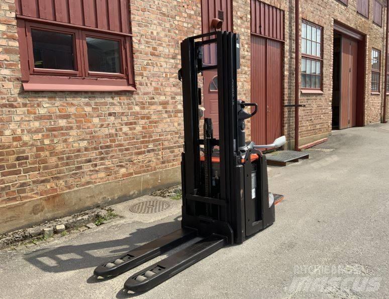 BT SPE 120 L Ручний візок