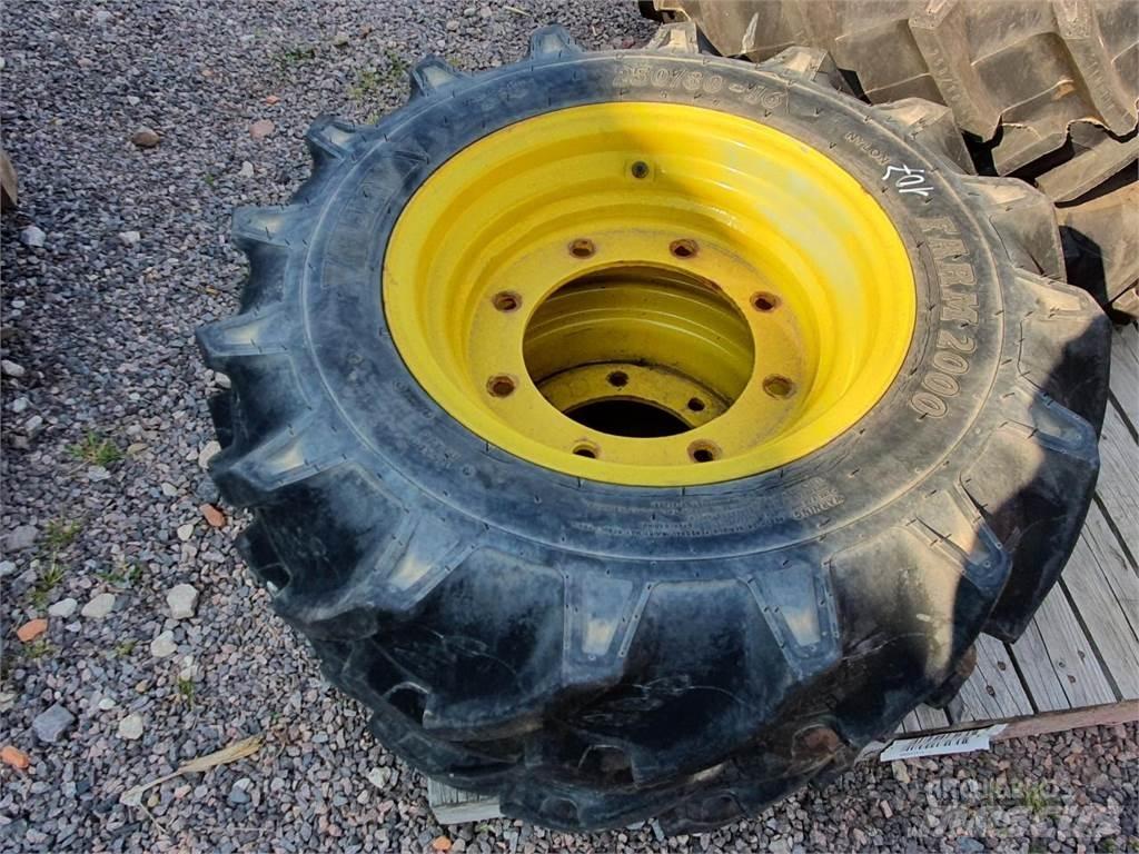 BKT 250/80-16 x2 Колеса