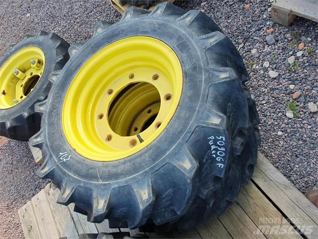 BKT 250/80-16 x2 Колеса