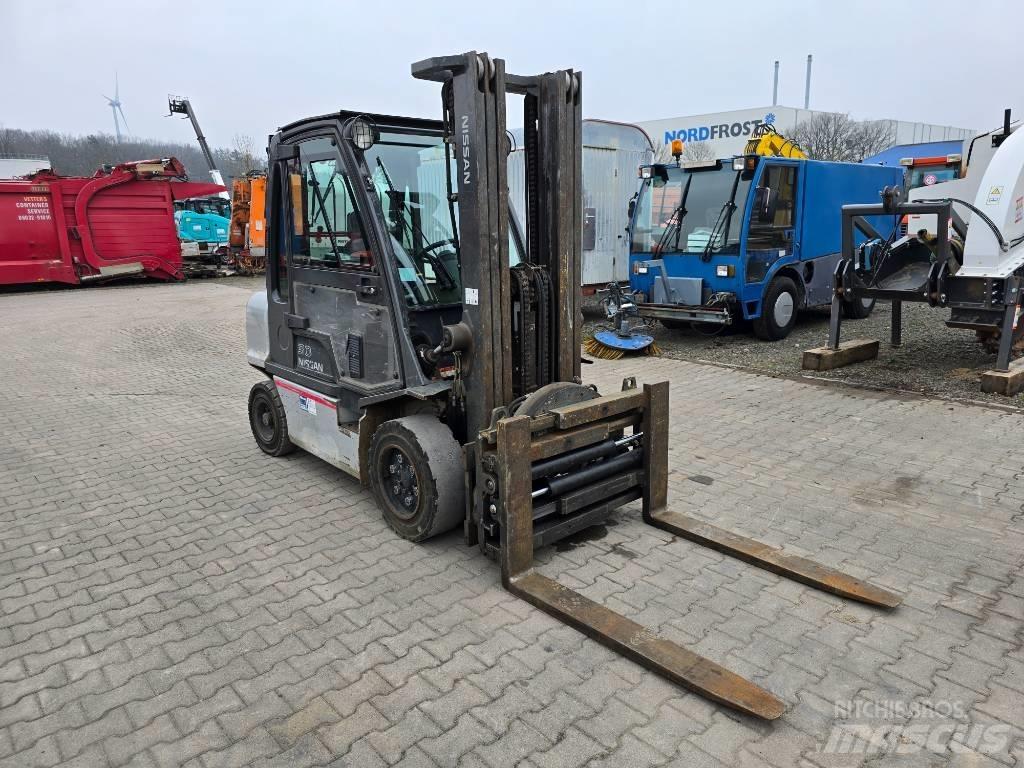 Nissan 30 YG1D2A30Q Дизельні навантажувачі