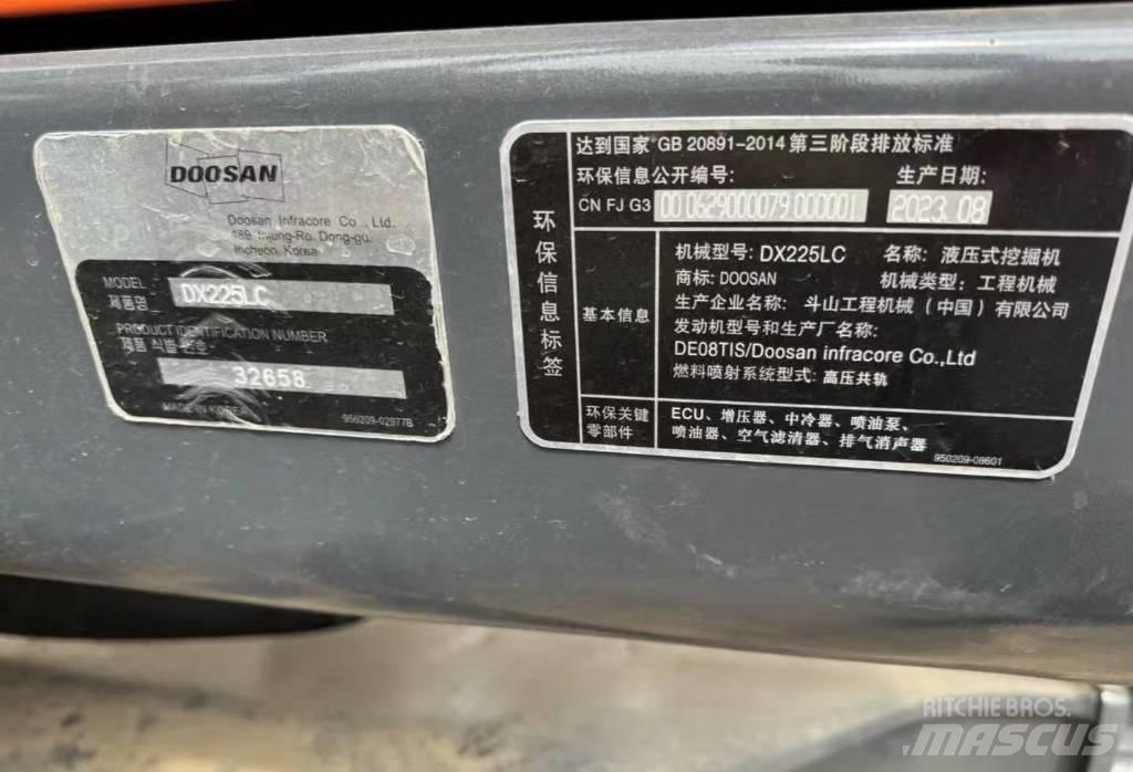 Doosan DX 225 Гусеничні екскаватори