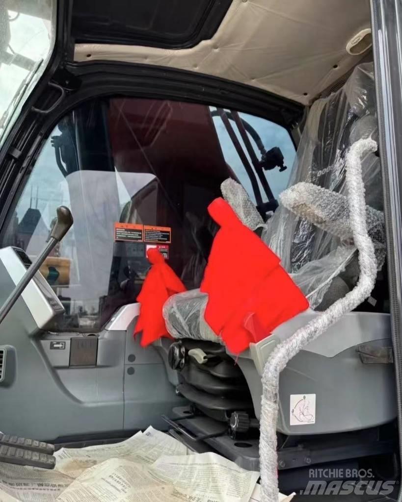 Doosan DX 225 Гусеничні екскаватори