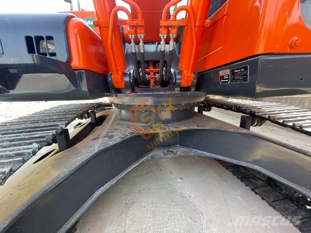 Doosan DX 225 LC Гусеничні екскаватори