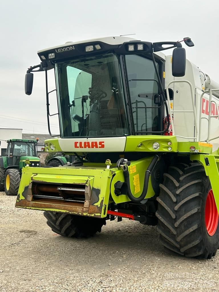 CLAAS Lexion 530 Зернозбиральні комбайни