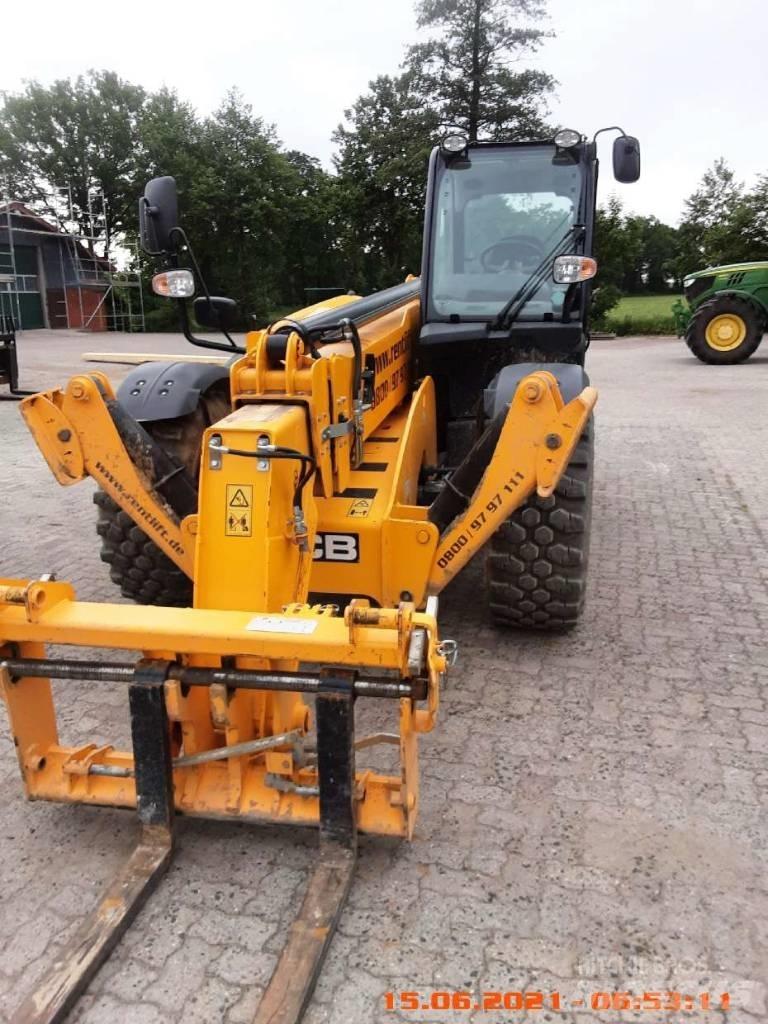 JCB 540-140 Телескопічні навантажувачі