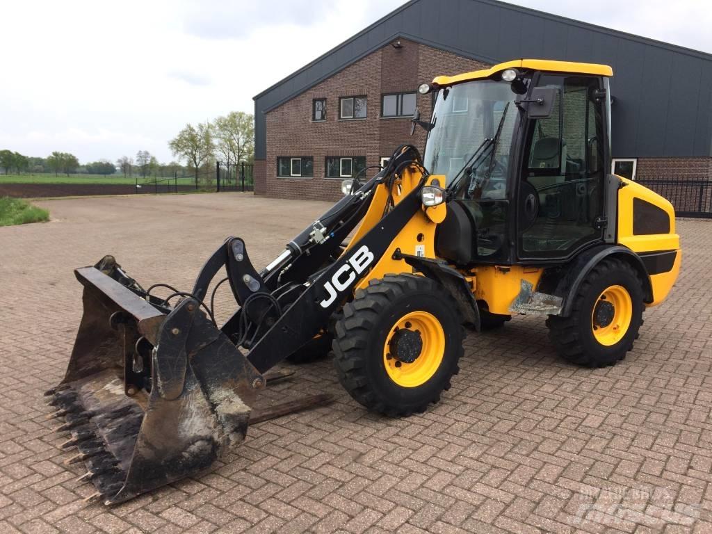 JCB 406 Фронтальні навантажувачі