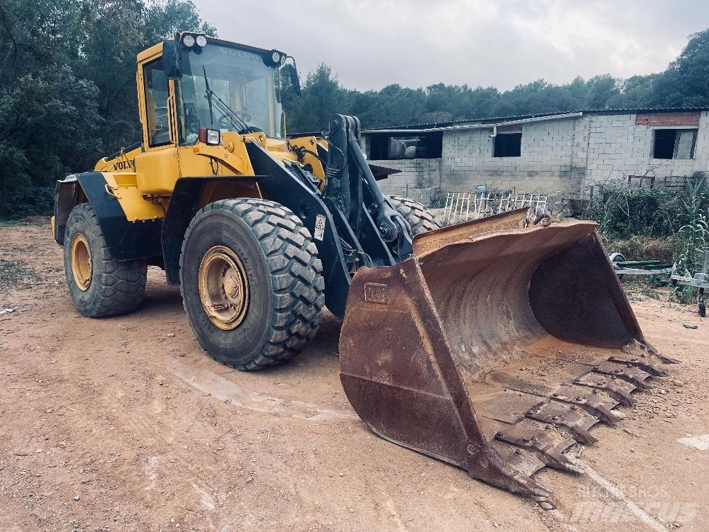 Volvo L120E Фронтальні навантажувачі