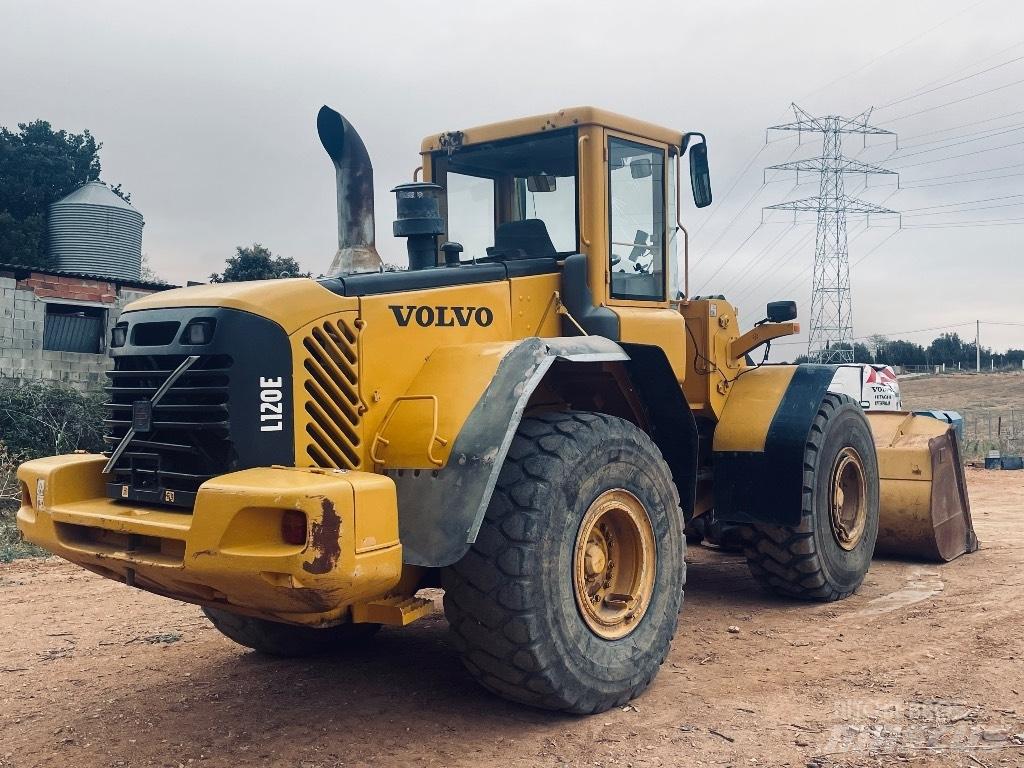 Volvo L120E Фронтальні навантажувачі