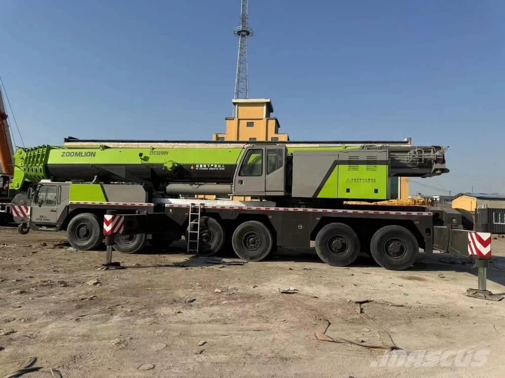 Zoomlion 220 Ton автокрани