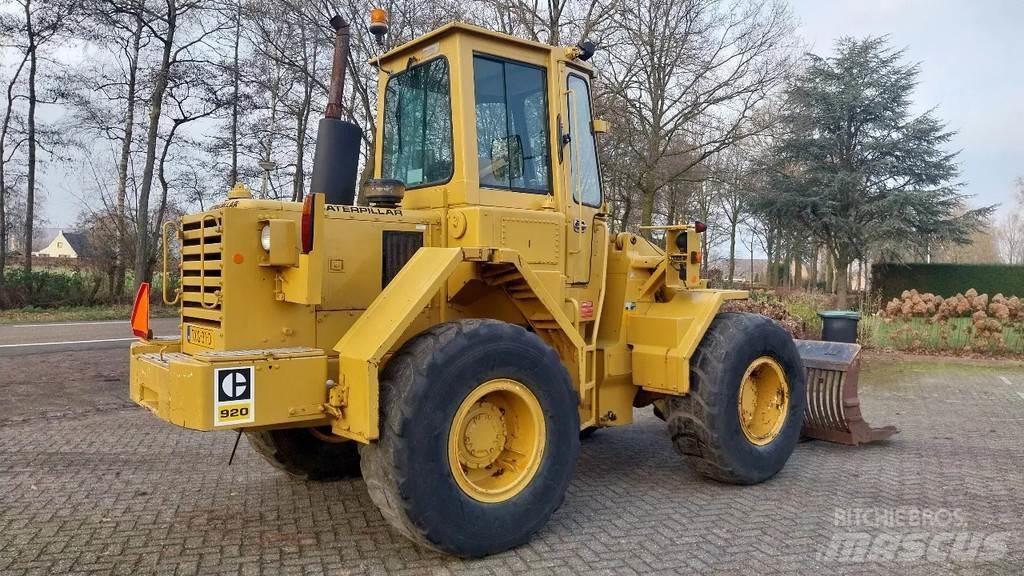 CAT 920 Фронтальні навантажувачі
