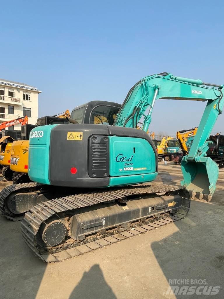 Kobelco SK 135 Гусеничні екскаватори
