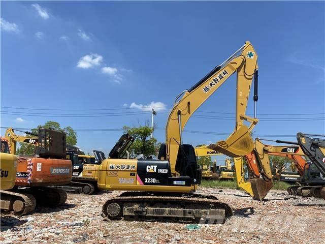 CAT 323D Гусеничні екскаватори