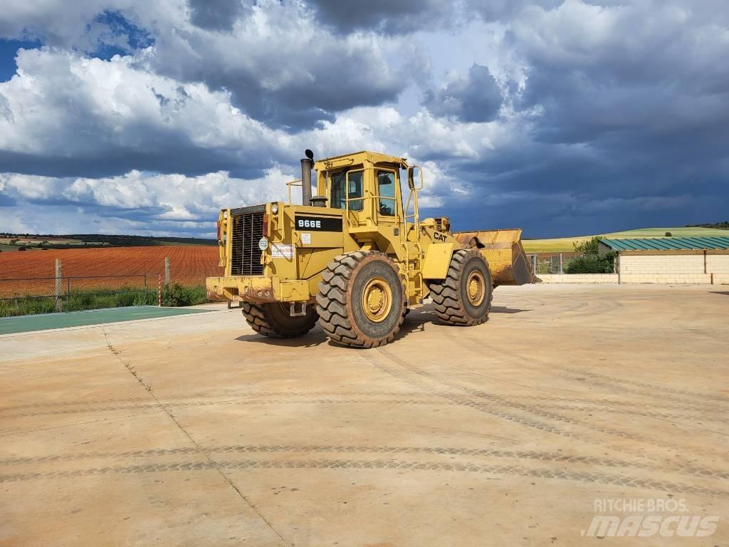 CAT 966E Фронтальні навантажувачі