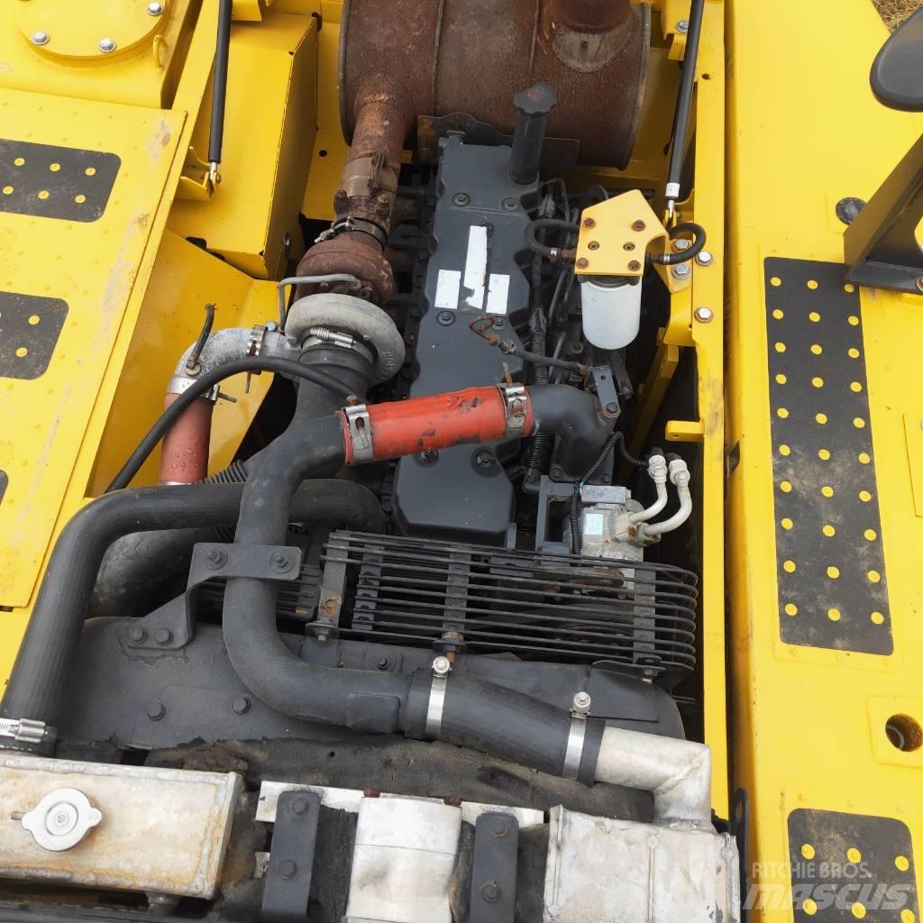 Komatsu PC200-8 Гусеничні екскаватори