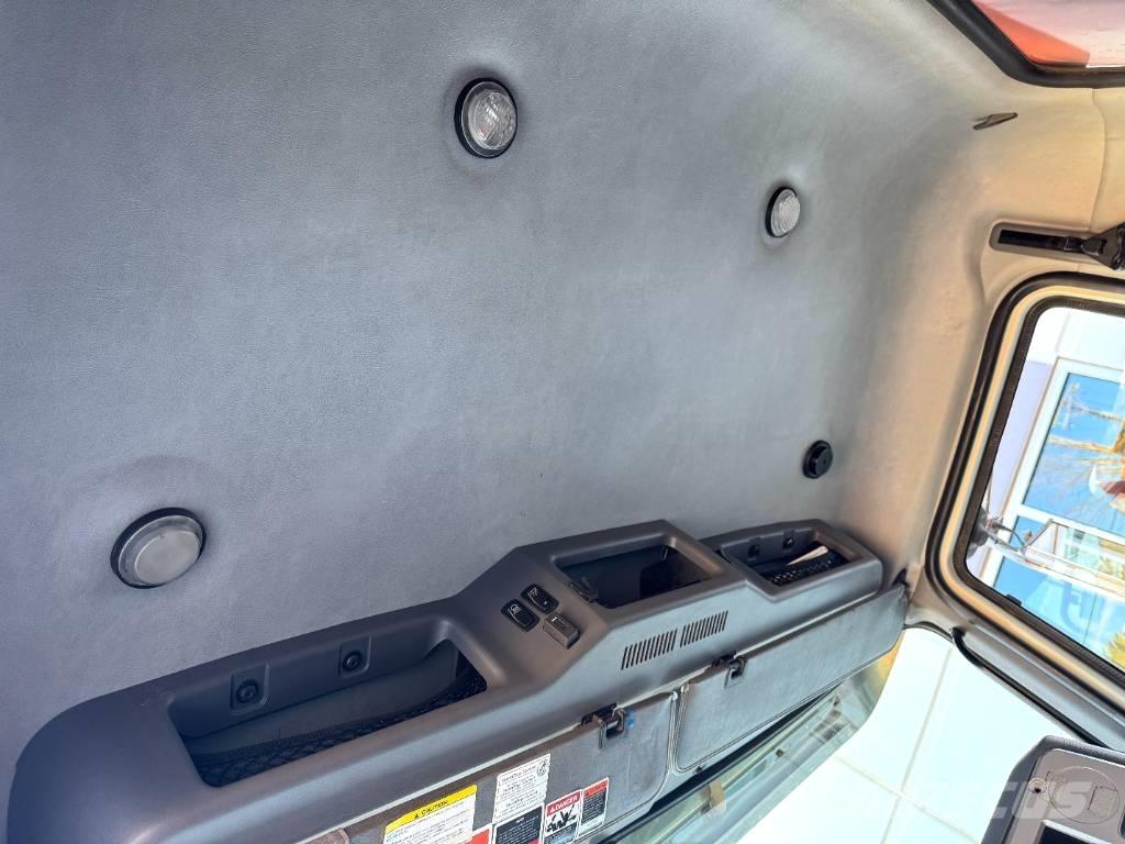 Mack GU813 Самоскиди