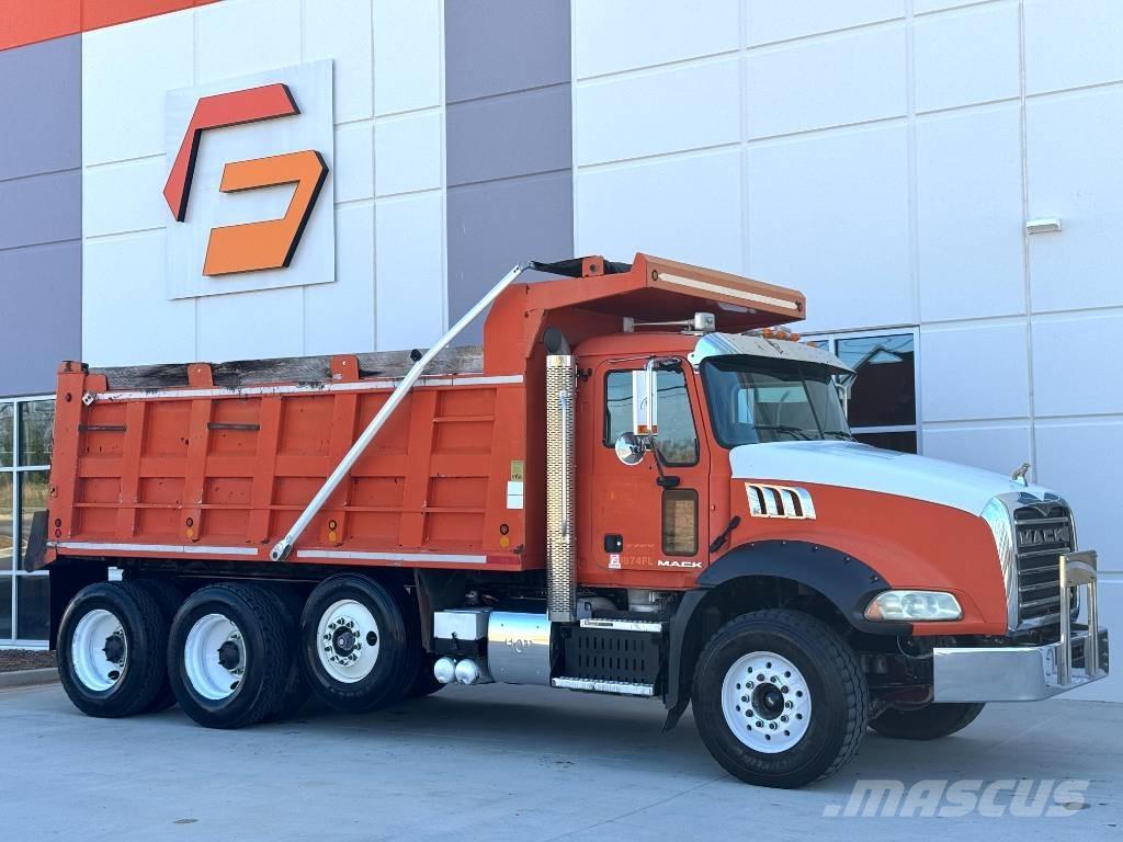 Mack GU813 Самоскиди