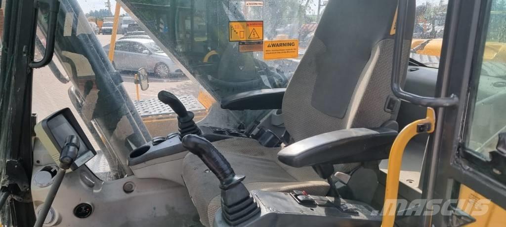 Volvo EC 210 C Гусеничні екскаватори