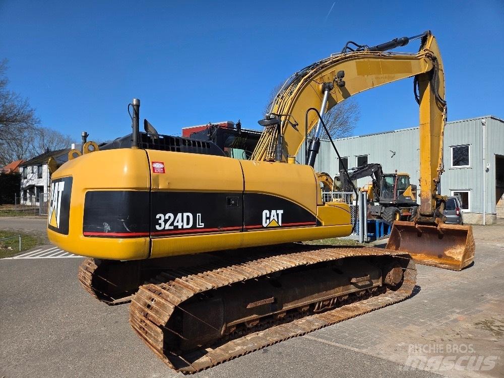 CAT 324DL Гусеничні екскаватори