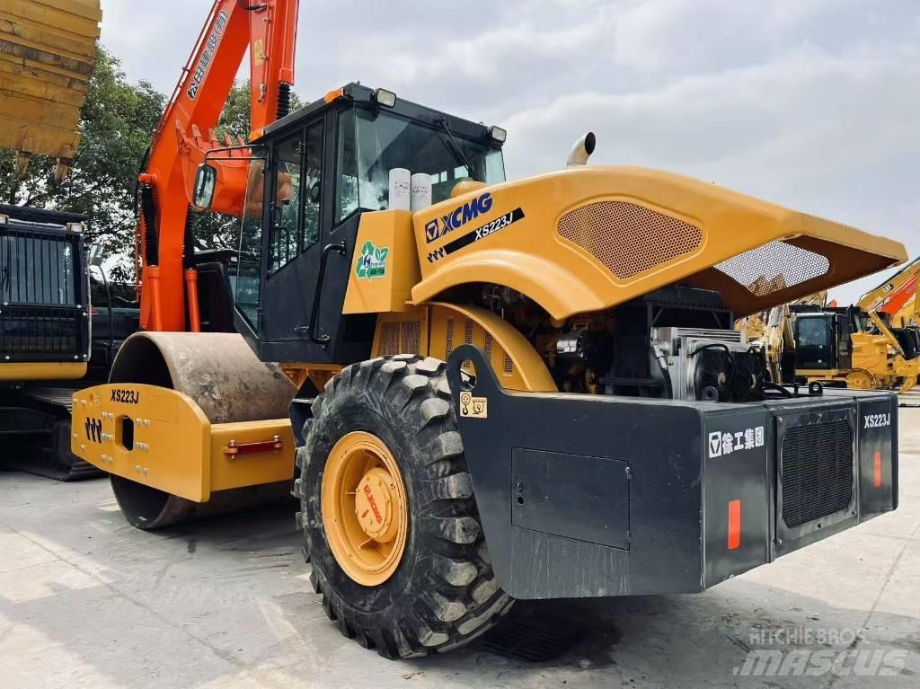 XCMG XS 223 J Грунтові котки