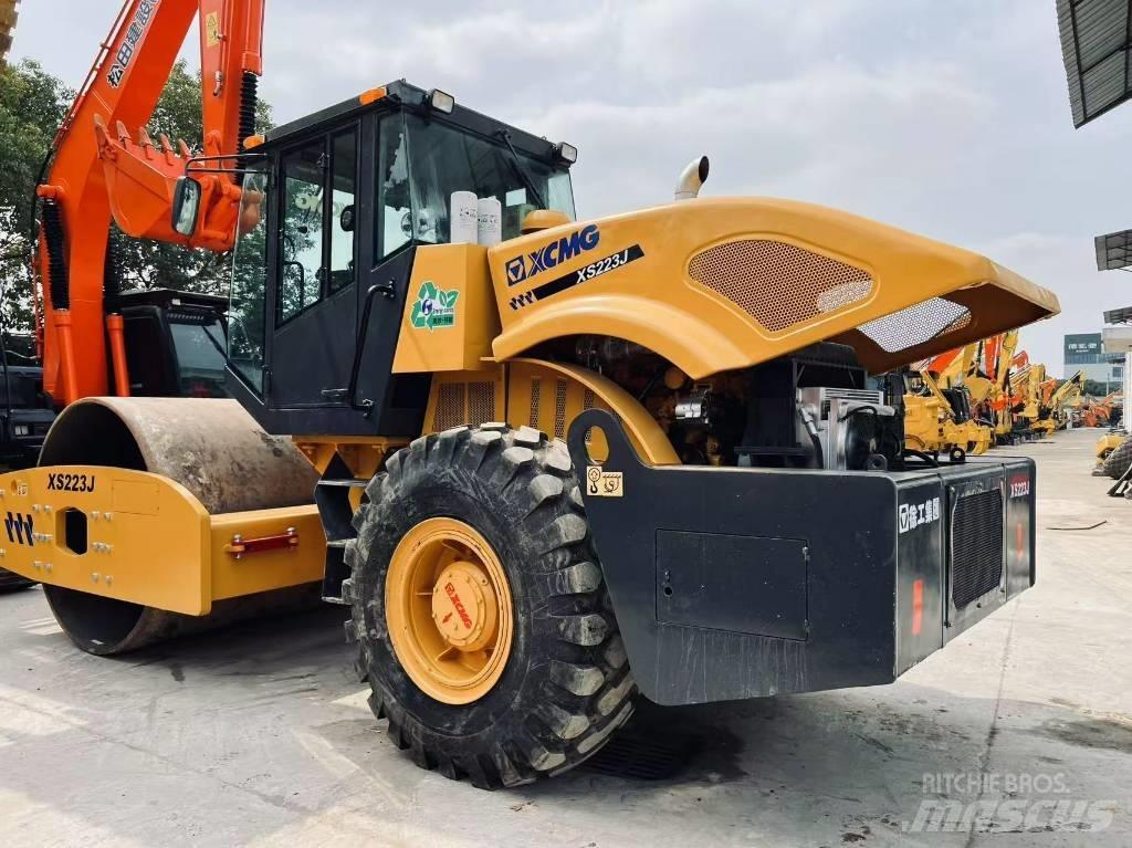 XCMG XS 223 J Грунтові котки