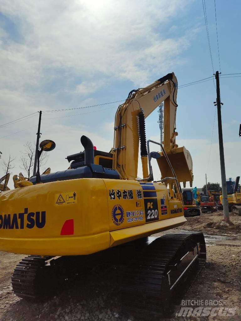 Komatsu PC 220 Гусеничні екскаватори
