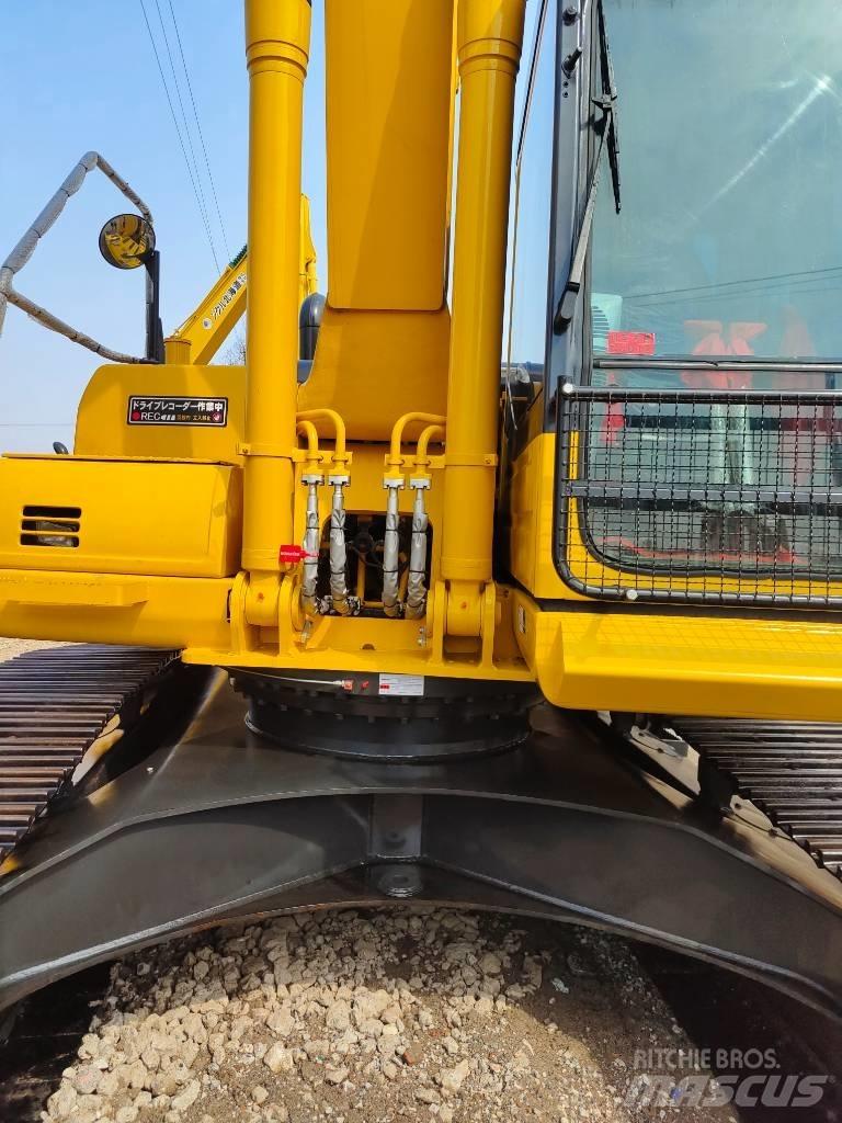 Komatsu PC 220 Гусеничні екскаватори