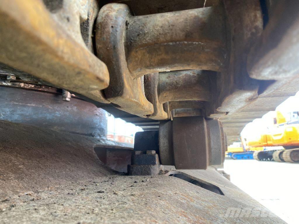 Hitachi EX 150 LC Гусеничні екскаватори