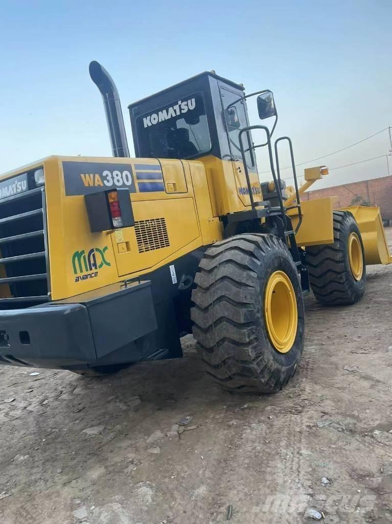 Komatsu WA 380 Фронтальні навантажувачі