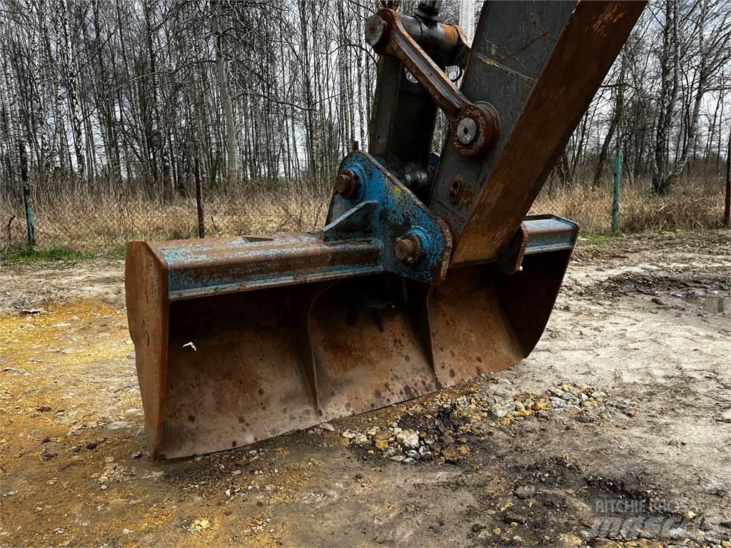  EC210CL Гусеничні екскаватори