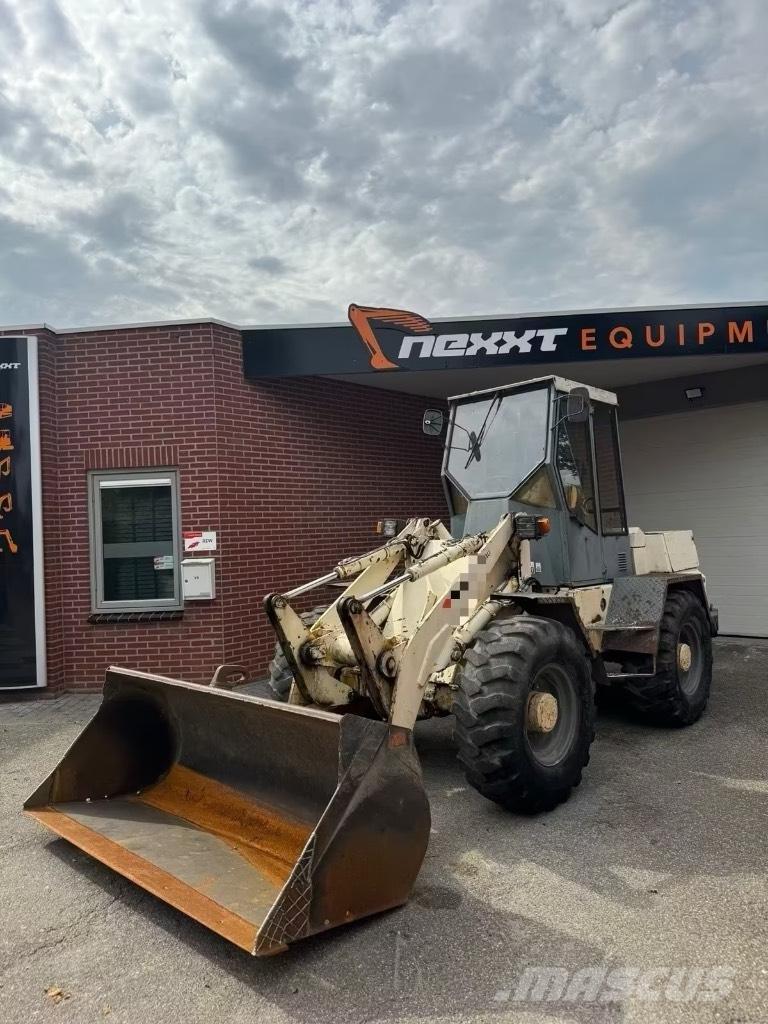 Atlas AR 72 Фронтальні навантажувачі