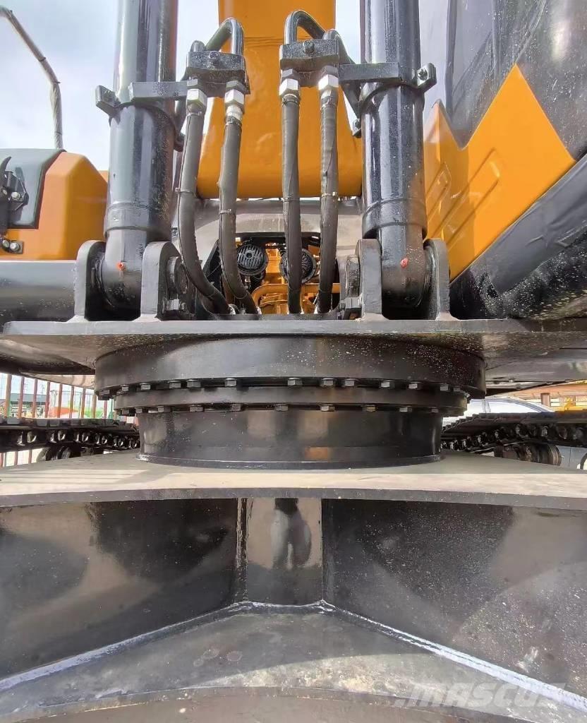 Sany SY 215 Гусеничні екскаватори