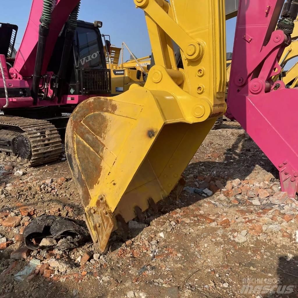 Komatsu PC 240 Гусеничні екскаватори