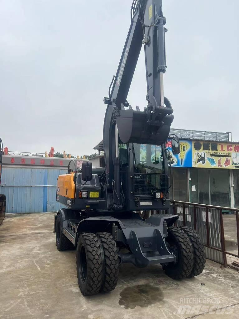 Xinyuan C80-4 Колісні екскаватори
