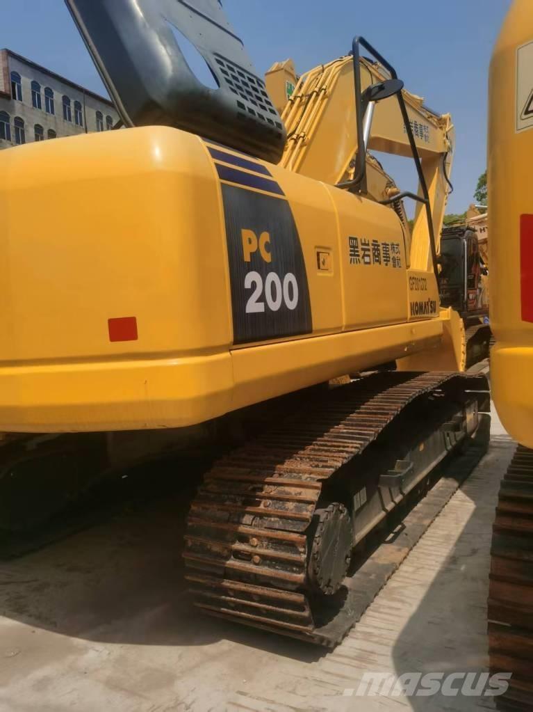 Komatsu PC 200-8 Гусеничні екскаватори