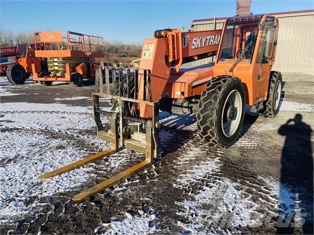 SkyTrak 8042 Телескопічні навантажувачі