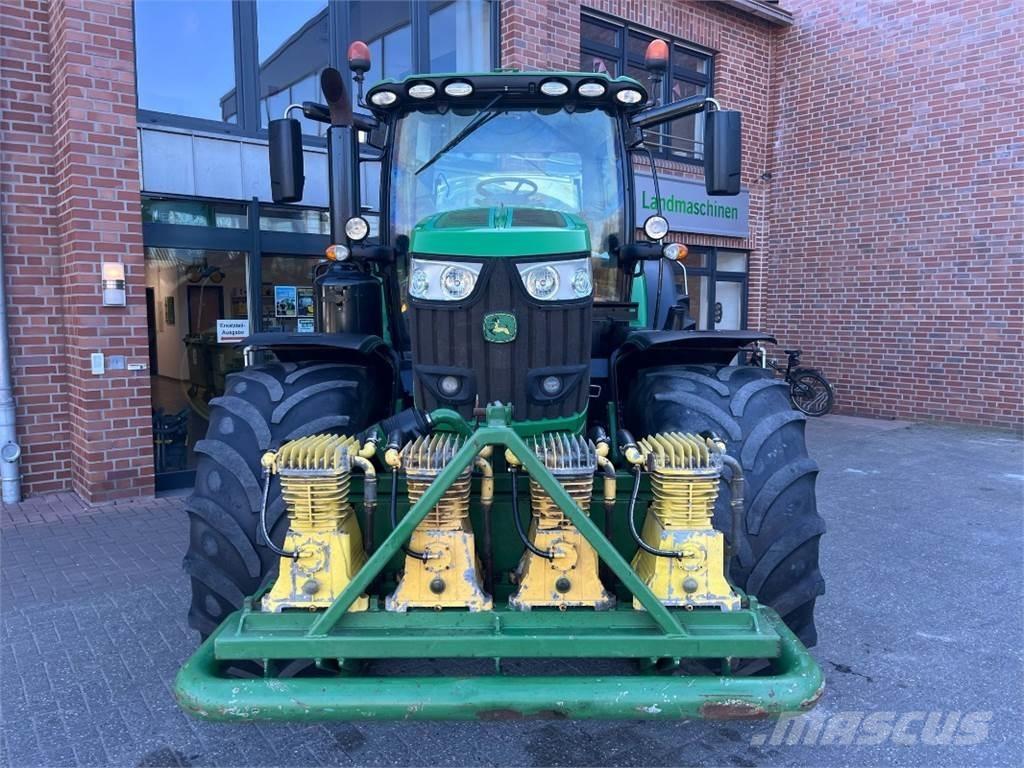 John Deere 6215R Трактори