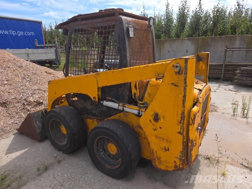 Komatsu SK 714 Міні-навантажувачі
