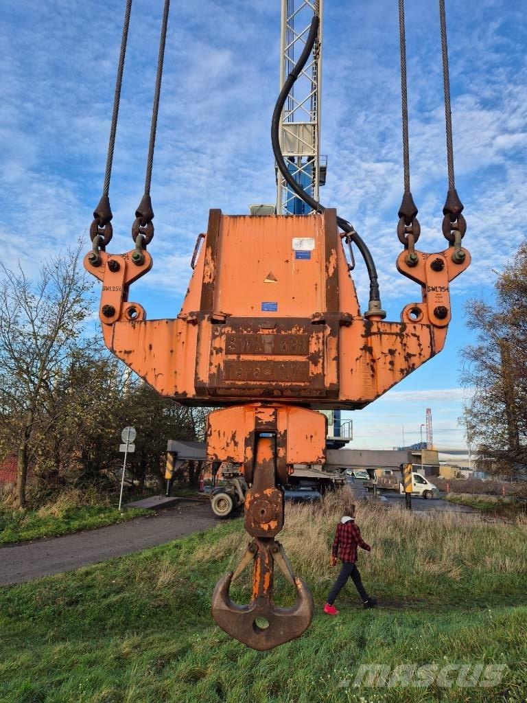 Liebherr LHM 250 Портові крани