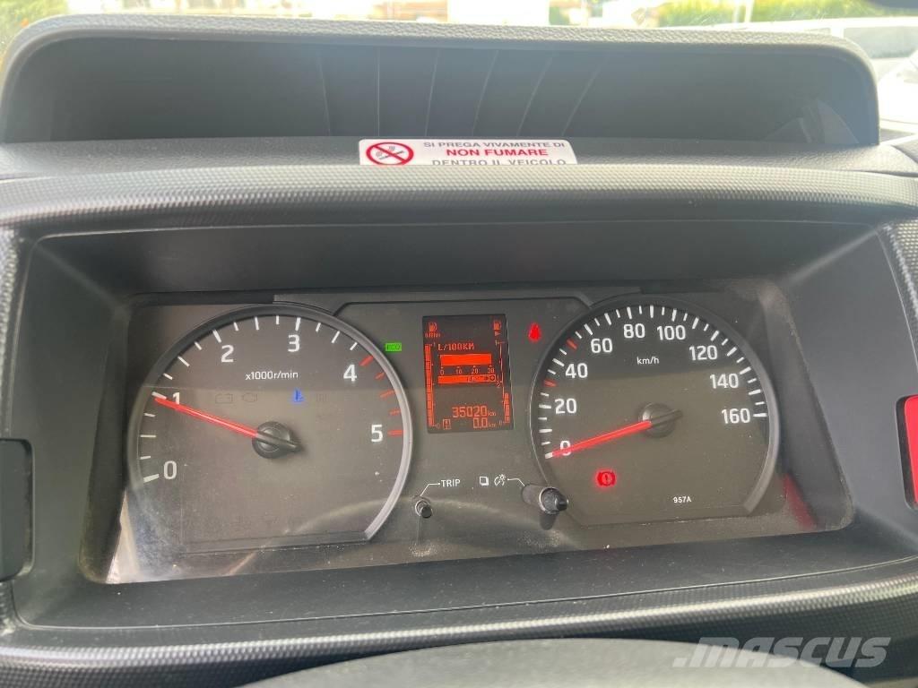 Nissan SOCAGE DA324 Автовишки на базі вантажівки
