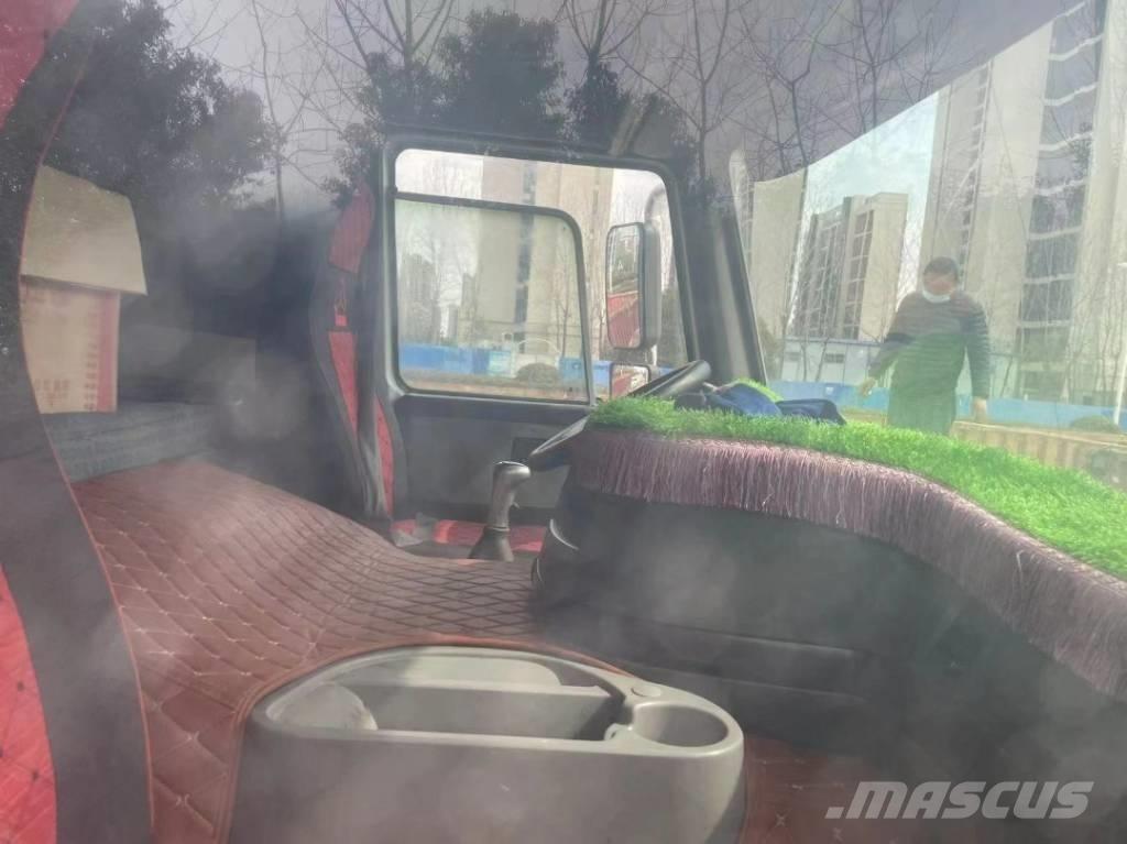 Howo 371 8x4 Самоскиди