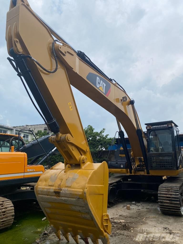 CAT 330 D Гусеничні екскаватори