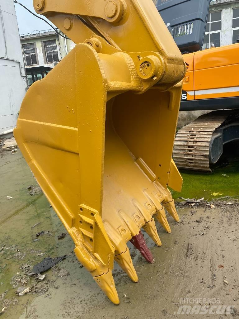 CAT 330 D Гусеничні екскаватори