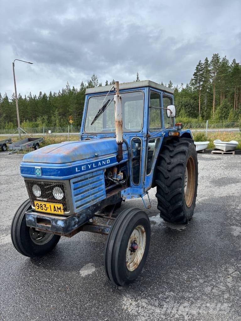 Leyland 270 Трактори