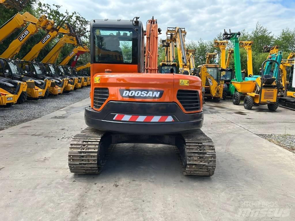 Doosan DX 80 R Середні екскаватори 7т. - 12т.