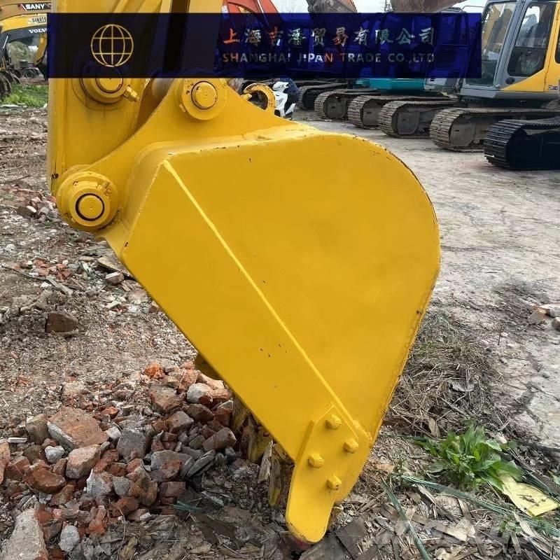 Komatsu PC 138 Гусеничні екскаватори